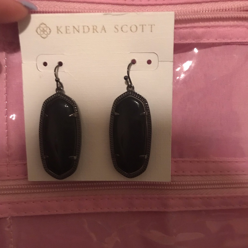 Kendra Scott Elle earrings